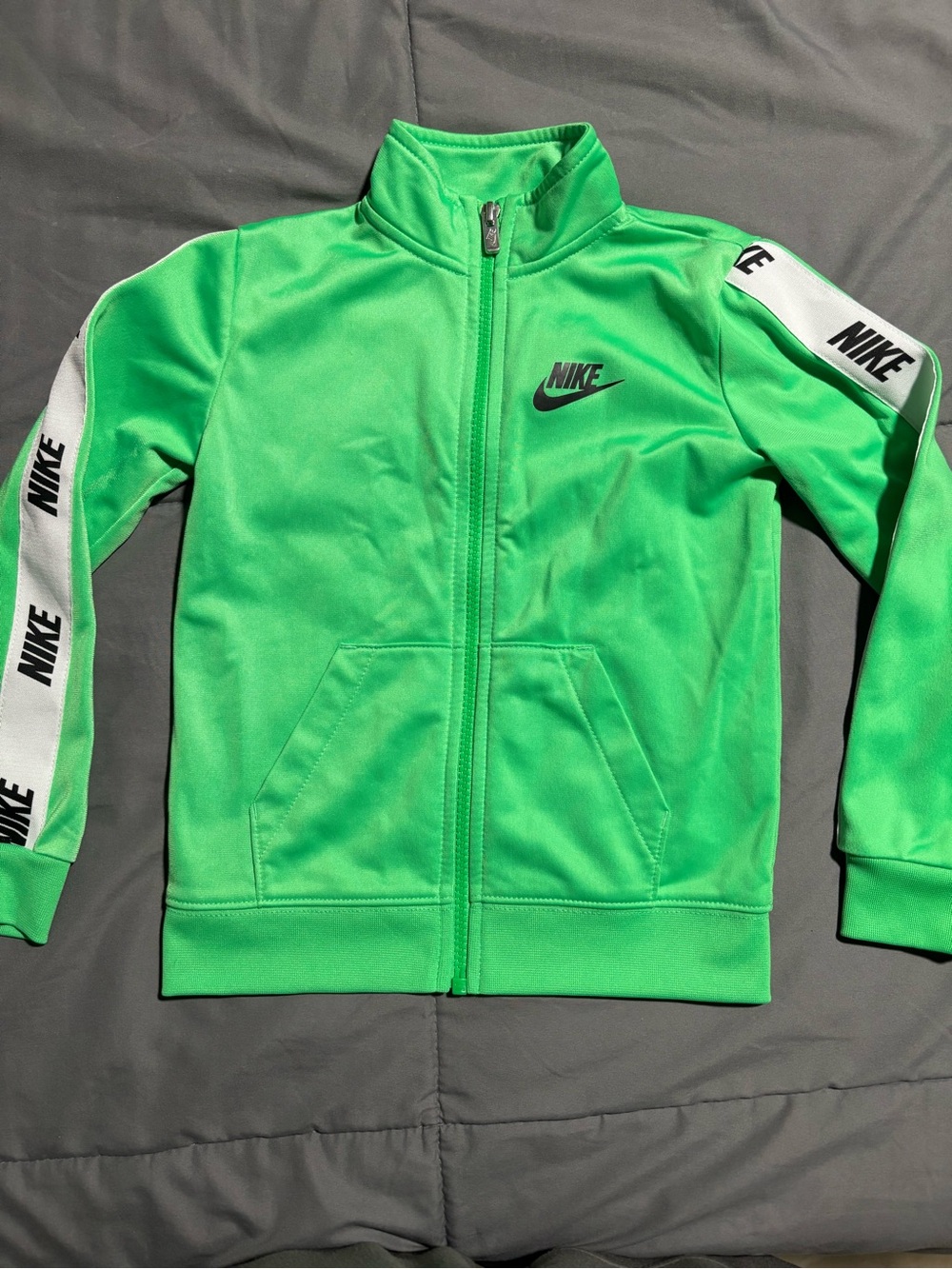 Nike Kids Green Full-Zip Logo Track Jacket with White Stripe